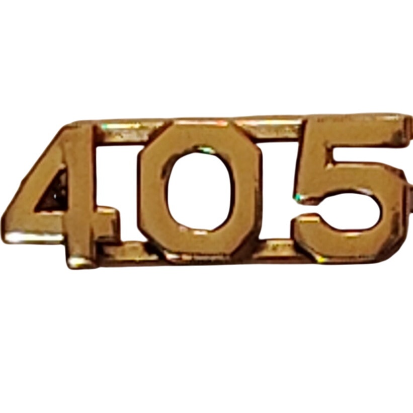 Early/Mid 1900s Brass C-Clasp Number "405" Collar Device 3/8"H Hat / Lapel Pin