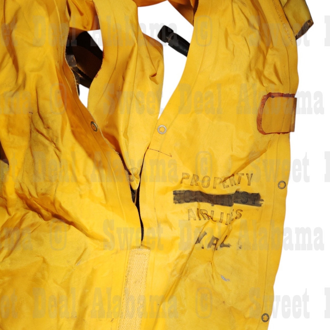 1962 Life Jacket – Garrett Corp. AD-43, Vietnam Era, US Aviation Survival Gear