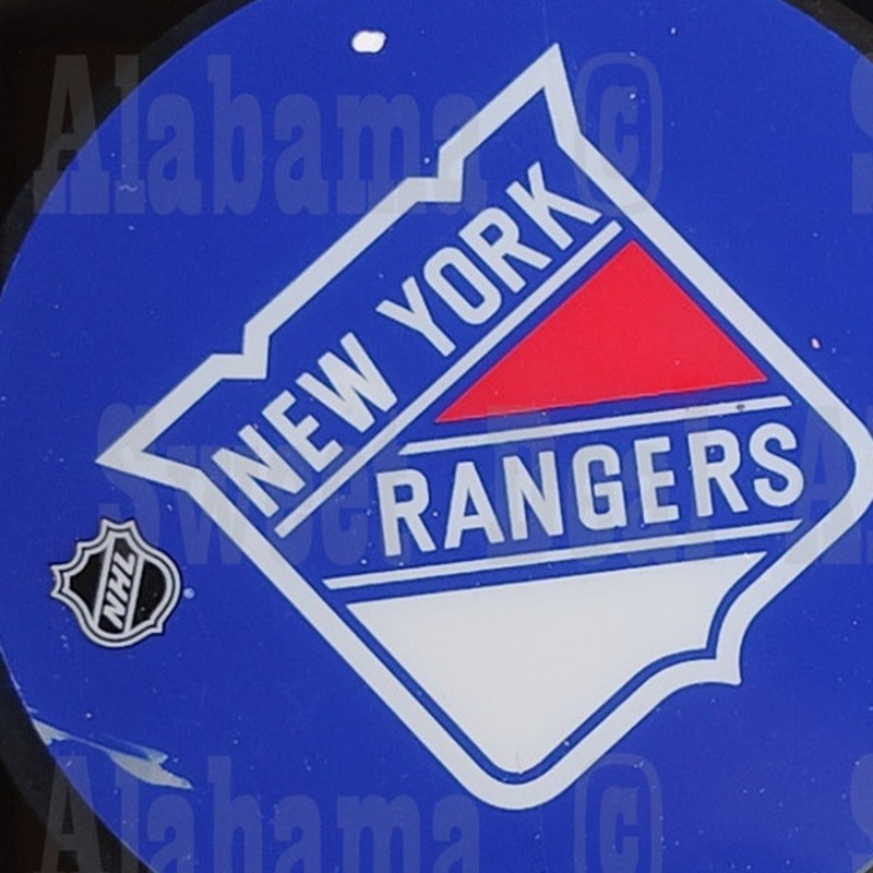 New York Rangers Floating & Glow-in-the-Dark Hockey Puck, NIB w/ Imperfections