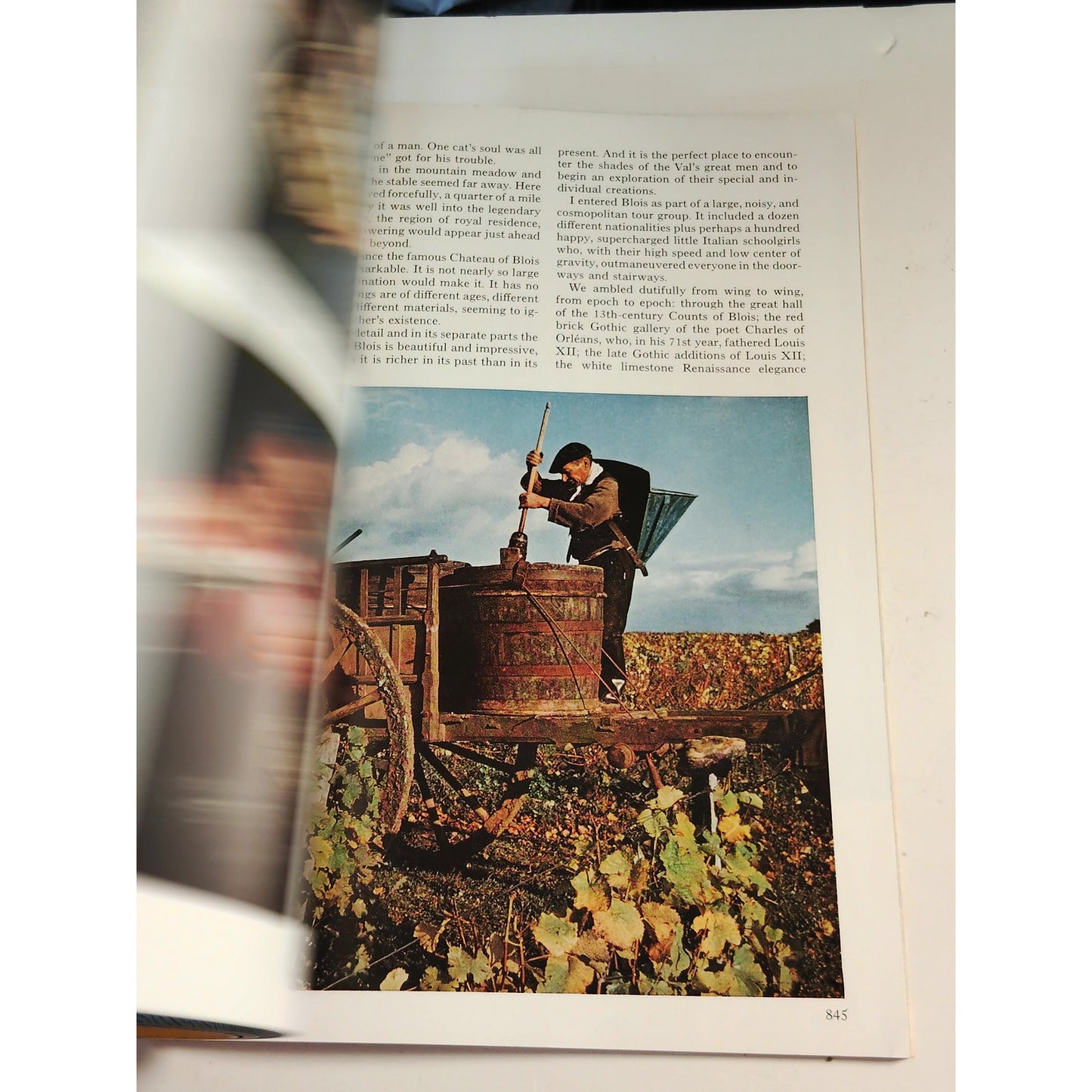 National Geographic June 1966 Loire River, Basque Sheepherders & Blowgun Hunters