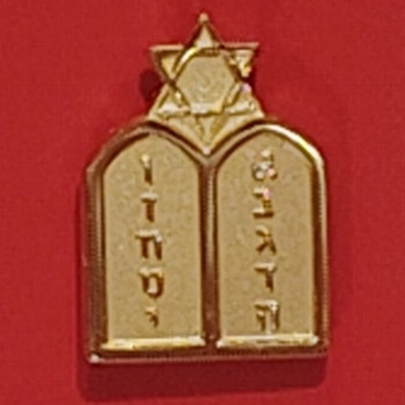 Vanguard U.S. Navy Jewish Chaplain (CJ) Collar Device, 1/2" x 3/4", Gold Finish