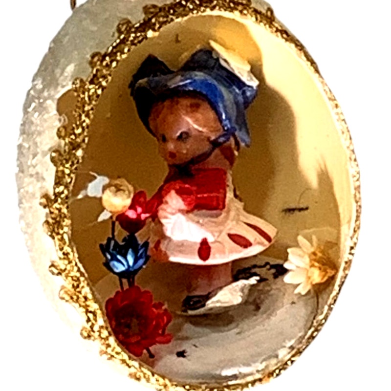 Lot of 4, Handcrafted Eggshell Diorama Ornaments, Vintage 1976,