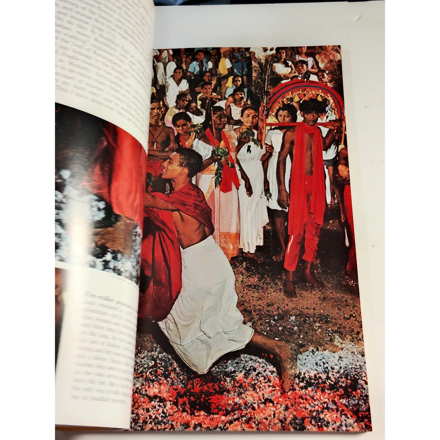 National Geographic Magazine – April 1966 | Ceylon, Wyoming & Space Rendezvous