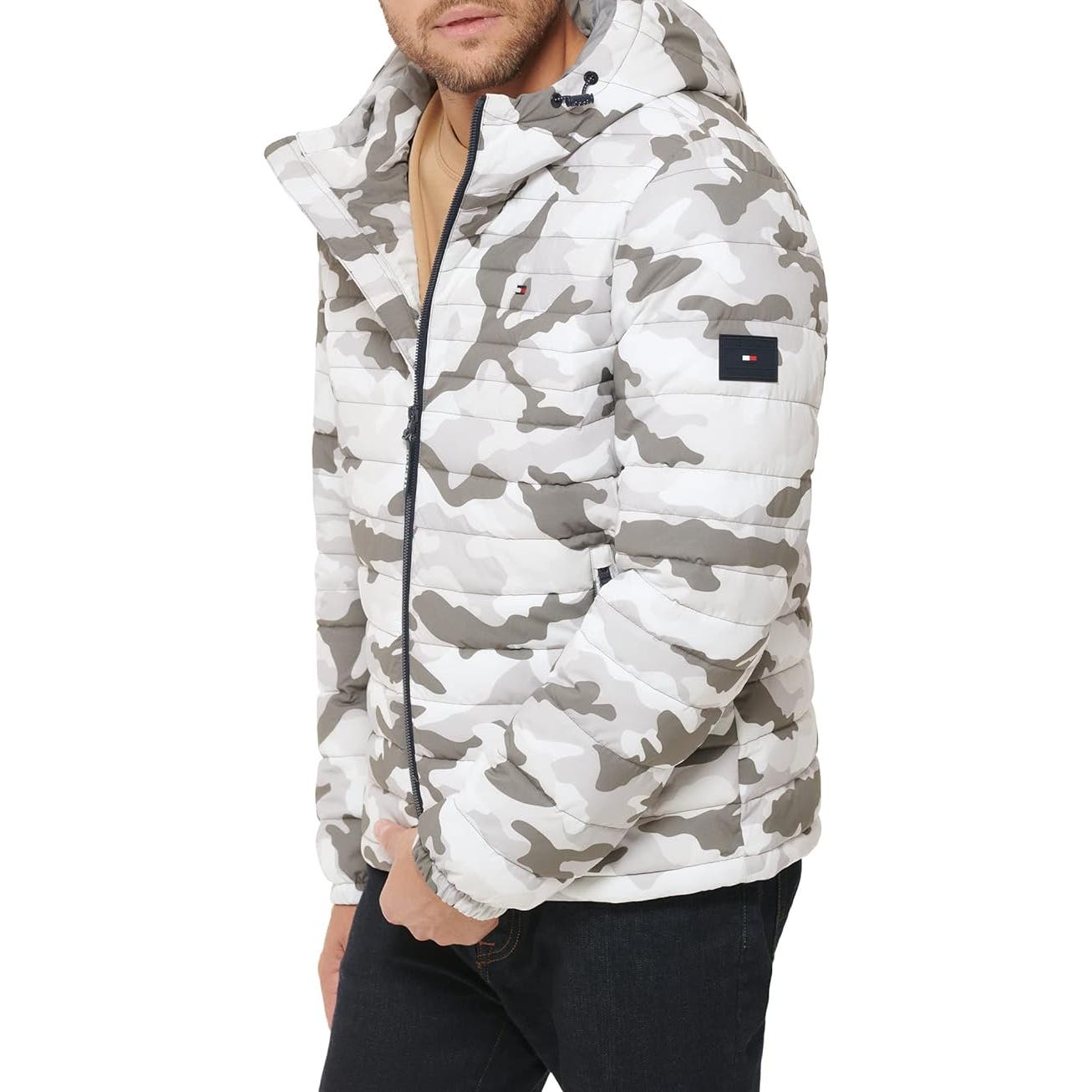 Tommy Hilfiger Men's Stretch Poly Hooded Packable Puffer Jacket, SM, White Camo
