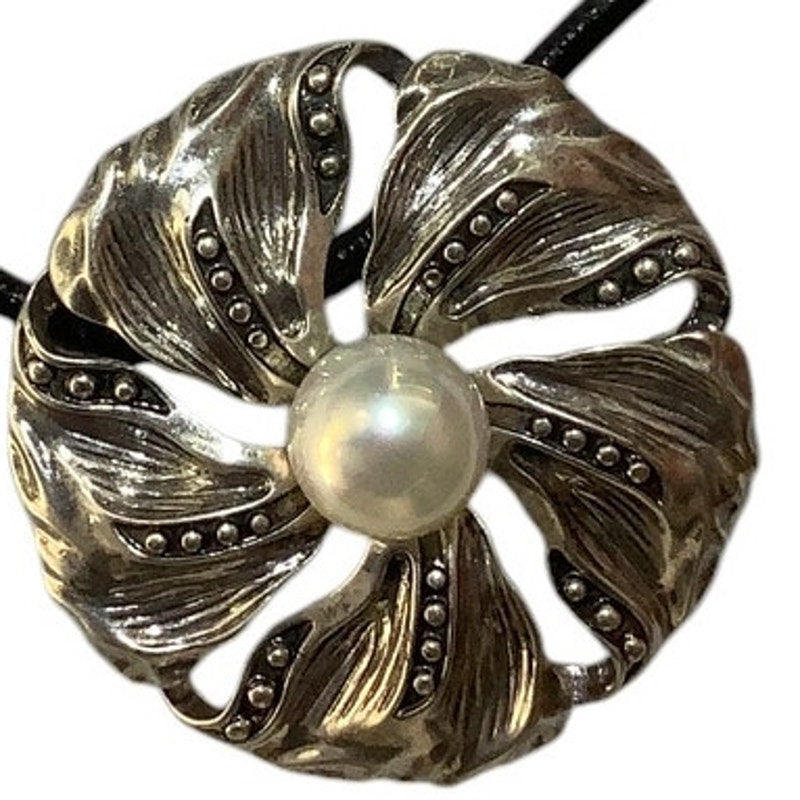 Vintage Retro Wax Rope Pendant w/ Metal Rotating Petal and Pearl Necklace