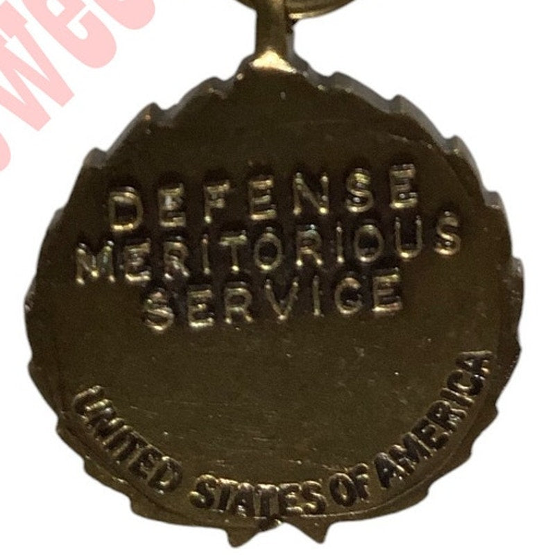 Defense Meritorious Service Medal, Hat/Lapel Pin 2-7/8"H x 3/4"W