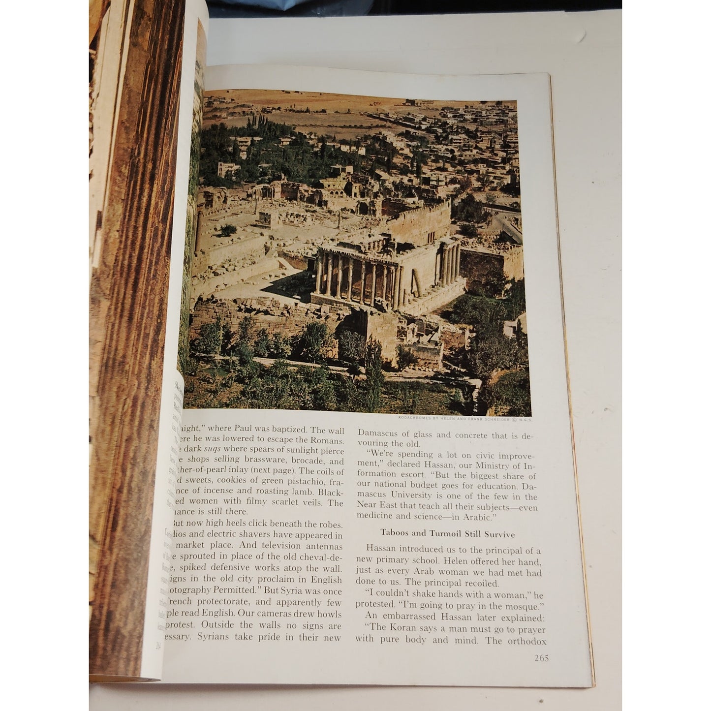 National Geographic Aug. 1965 Great Rift Valley, Amish Life & Churchill Tribute