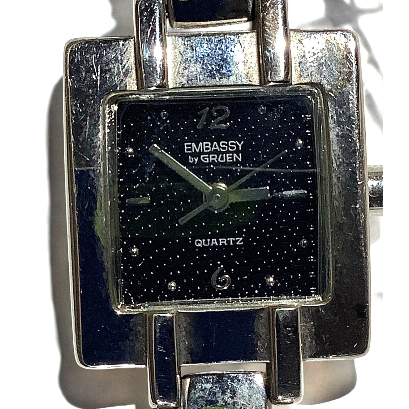 Vintage Embassy By Gruen Quartz Ladies Dress Watch 3/4"x7/8", Non-Operable