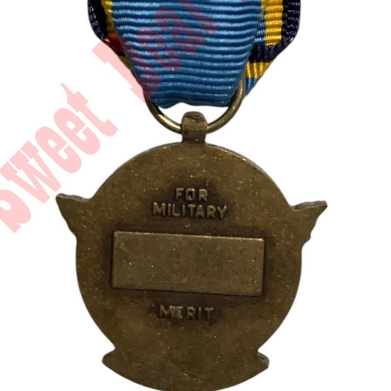 Air Force Aerial Achievement Medal, Hat/Lapel Pin 2-7/8"H x 3/4"W USAF
