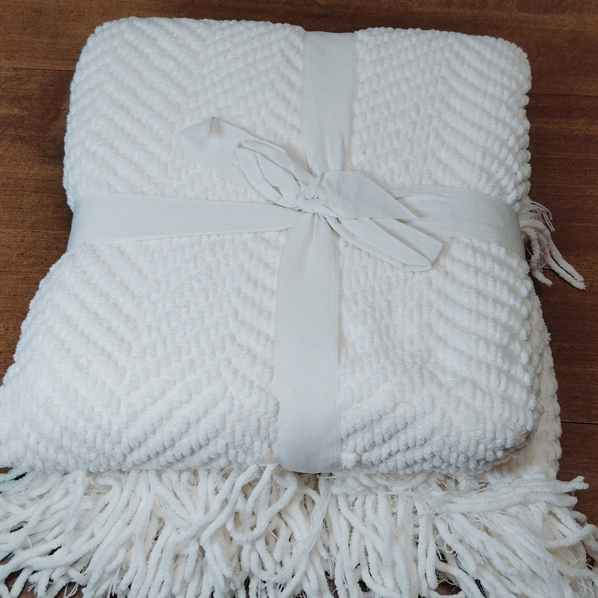 Better Homes & Gardens Chenille Throw 50x60 Ivory Soft Cozy Blanket