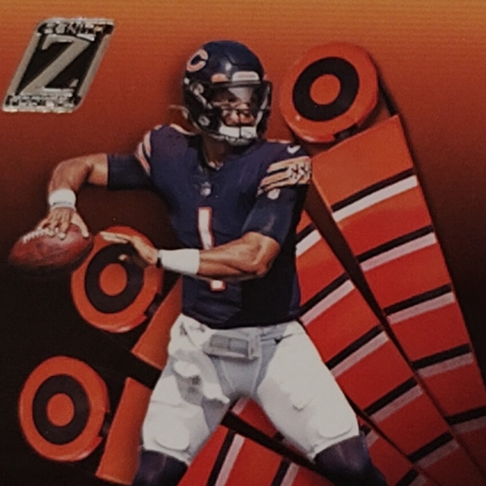 Justin Fields, Chicago Bears, NFL 2022 Panini-Zenith Card 40, EX/NM