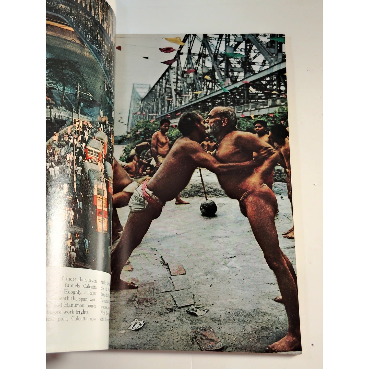 National Geographic Magazine – October 1971, Ganges River, Sea Otters, Hong Kong