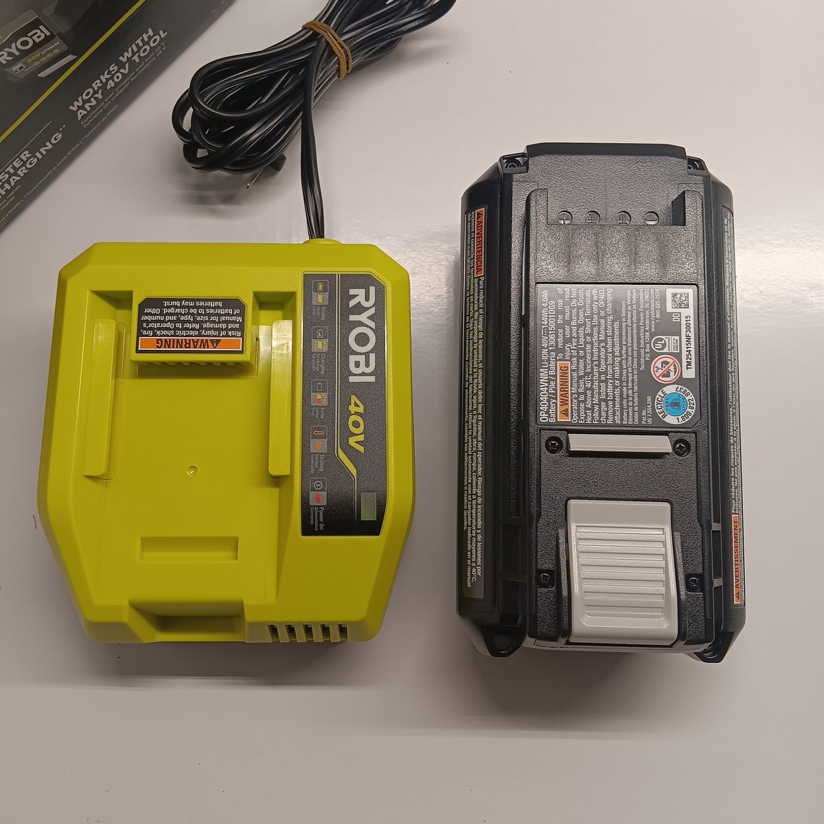 Ryobi 40V 4Ah Lithium Starter Kit Battery & Charger OP40404VNM Green