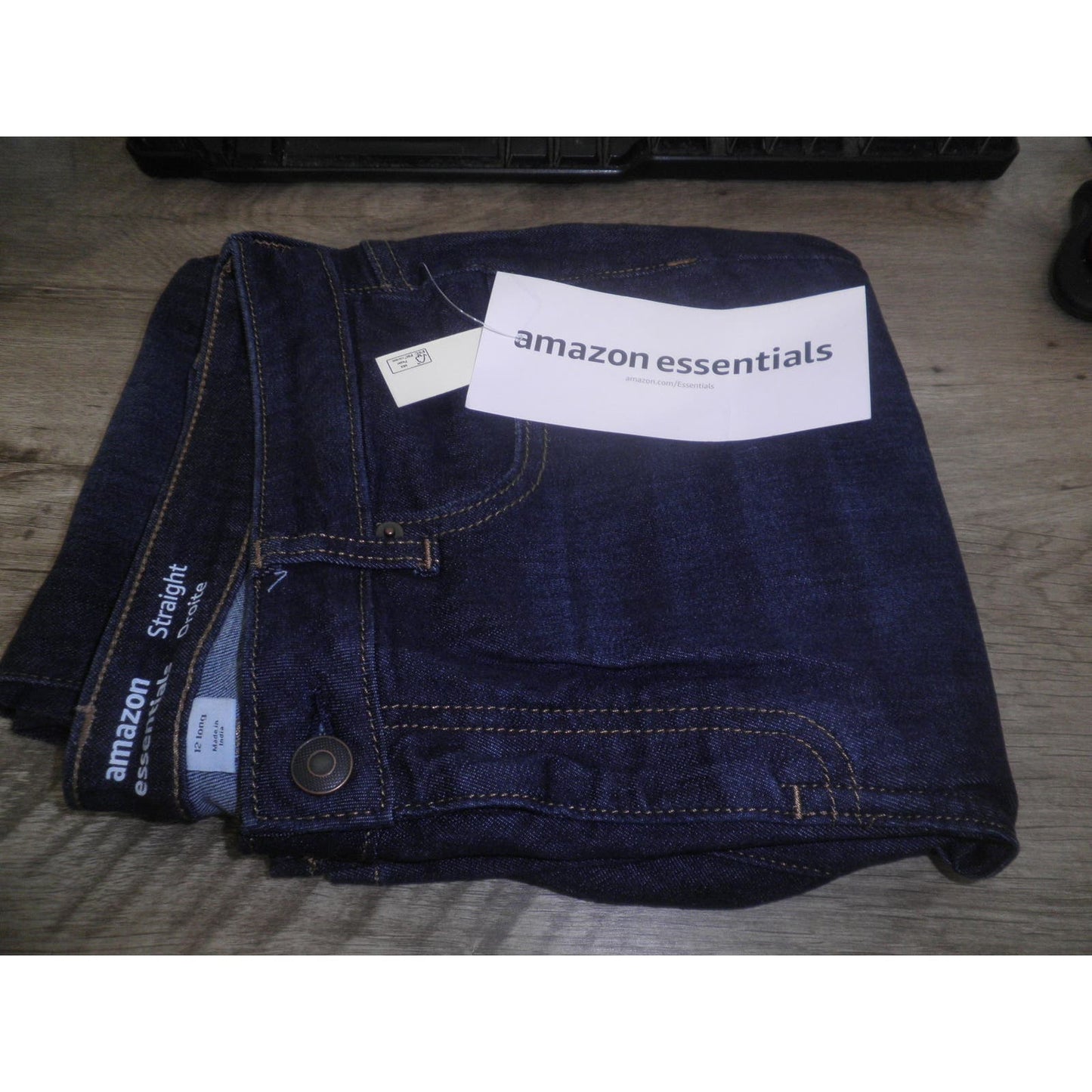 Amazon Essentials Women's Denim Slim Straight Blue Jeans, Dark Wash, 12 Long