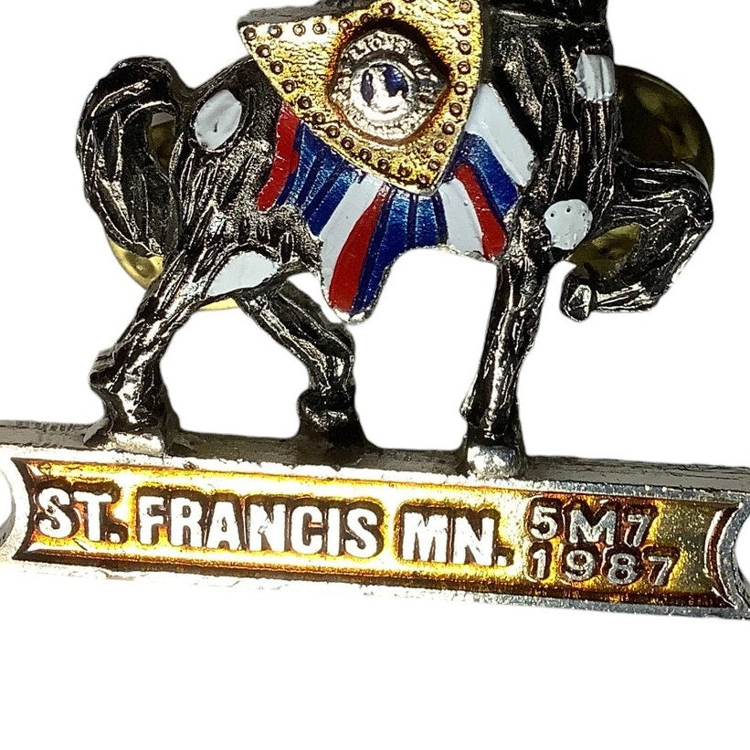 Vintage 1987 Lions Club International, Knight and Horse Lapel Pin, 5M7 Minnesota