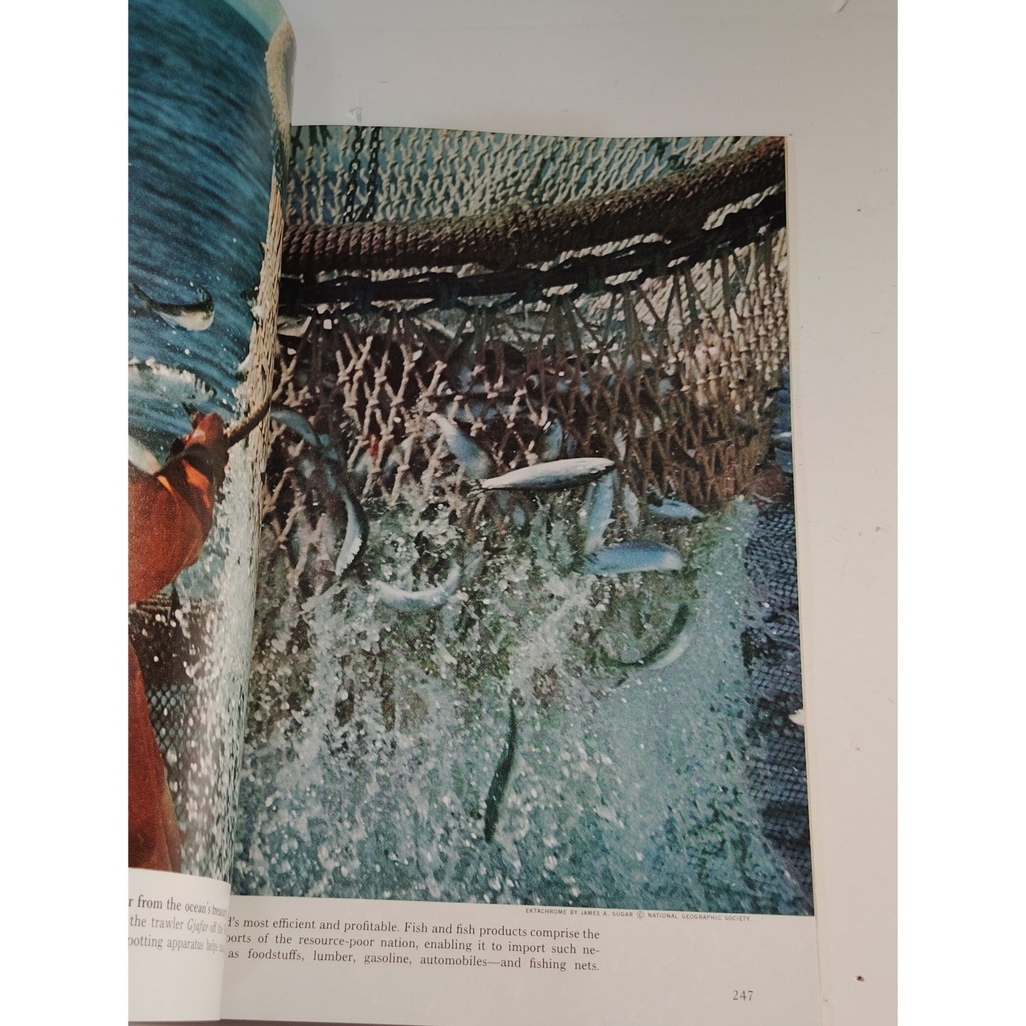 National Geographic Magazine – August 1969, Colorado, Iceland, Mexico, Swaziland