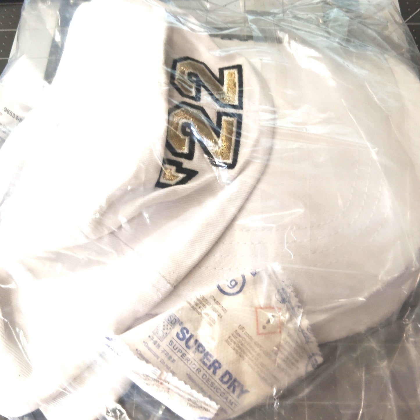 Claire’s Embroidered ’22 Grad Slideback Baseball Cap – 2‑Pack – White/Gold/Black
