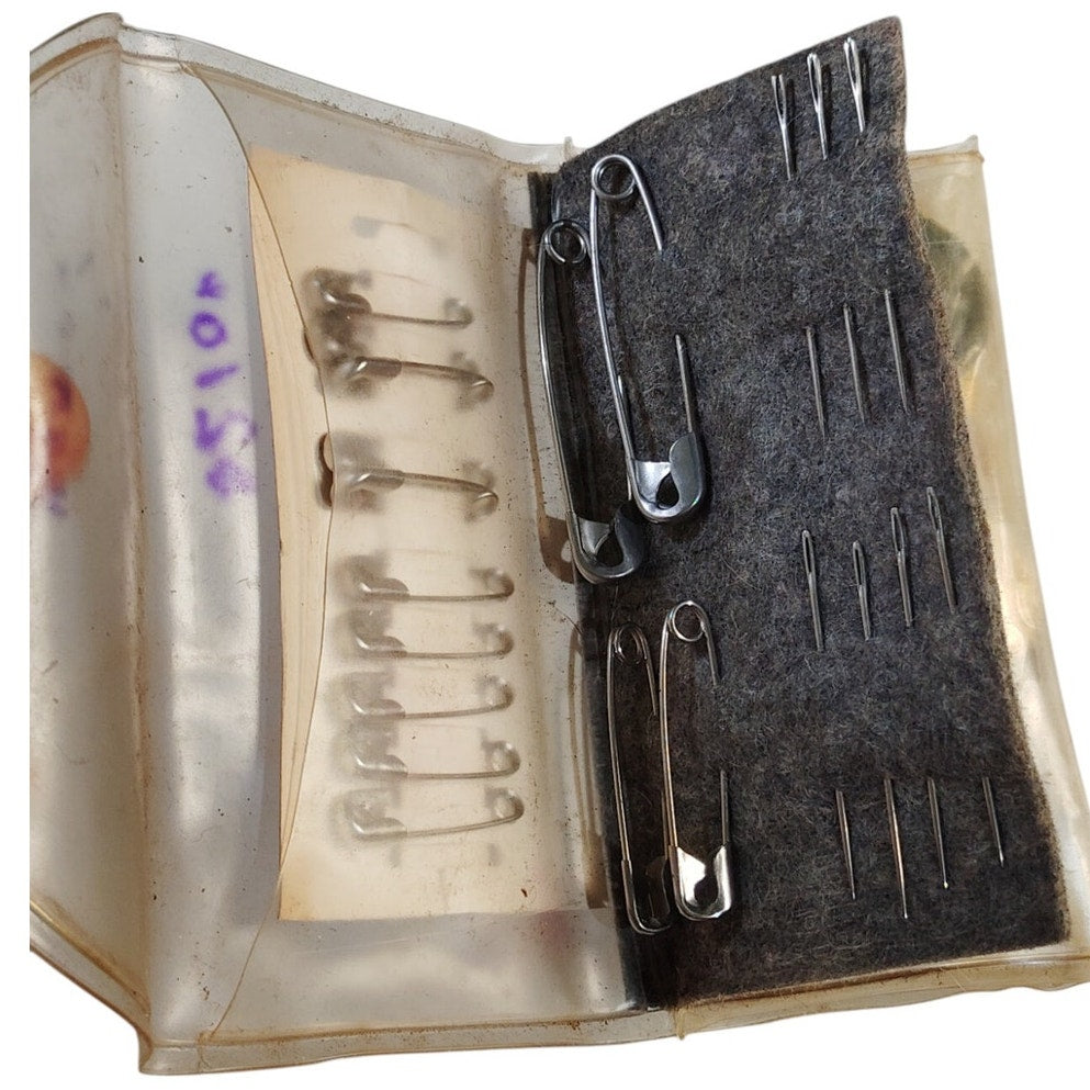 Vintage USGI Sewing Kit w/ Needles, Safety Pins & 25 Buttons