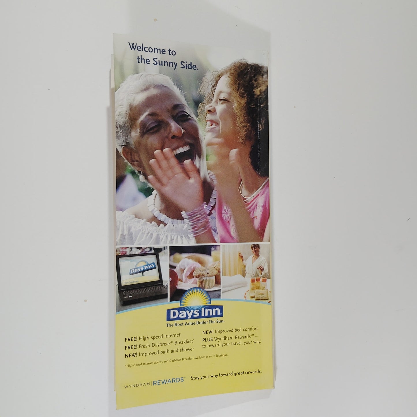 Days Inn Worldwide Directory, 04/1/08 - 3/31/09 Edition, 424 Pgs., Ephemera