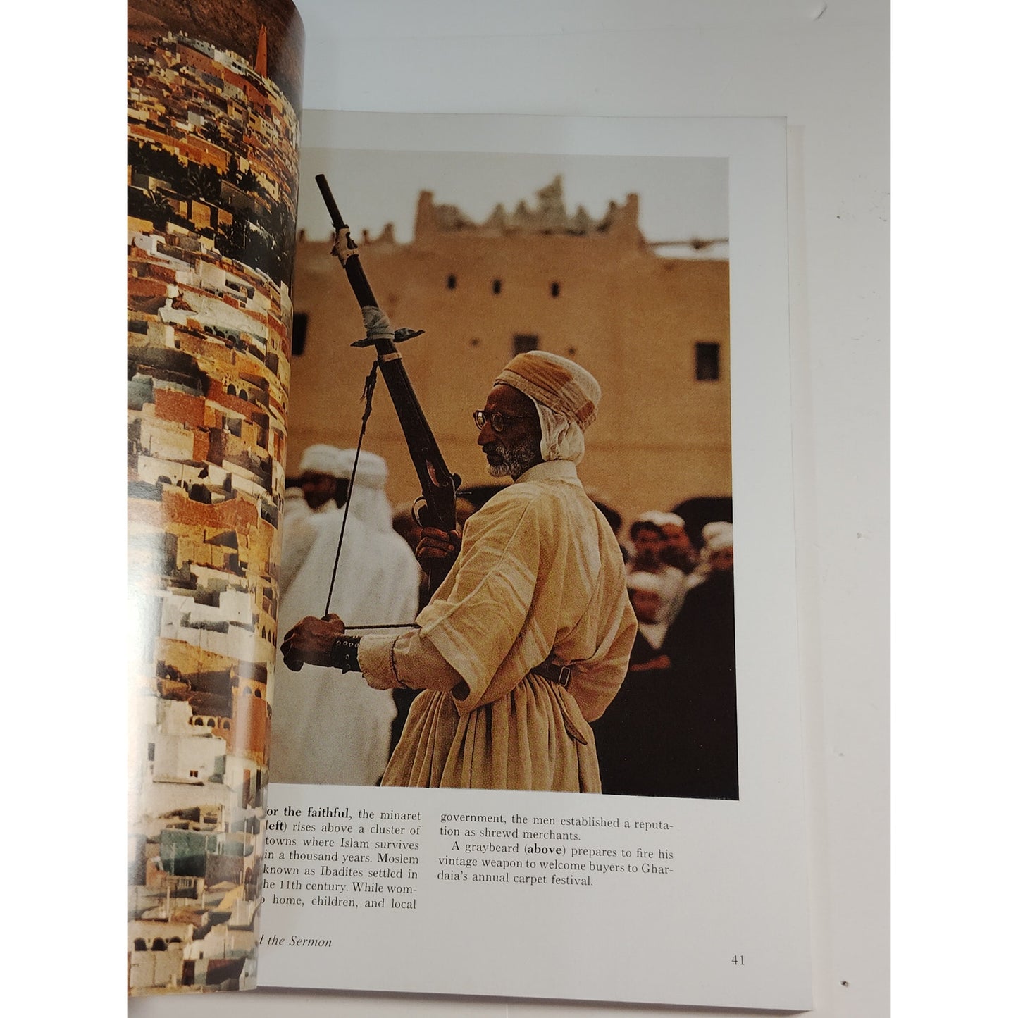 National Geographic Magazine – July 1972, Arab Past, Salamanders, Paris
