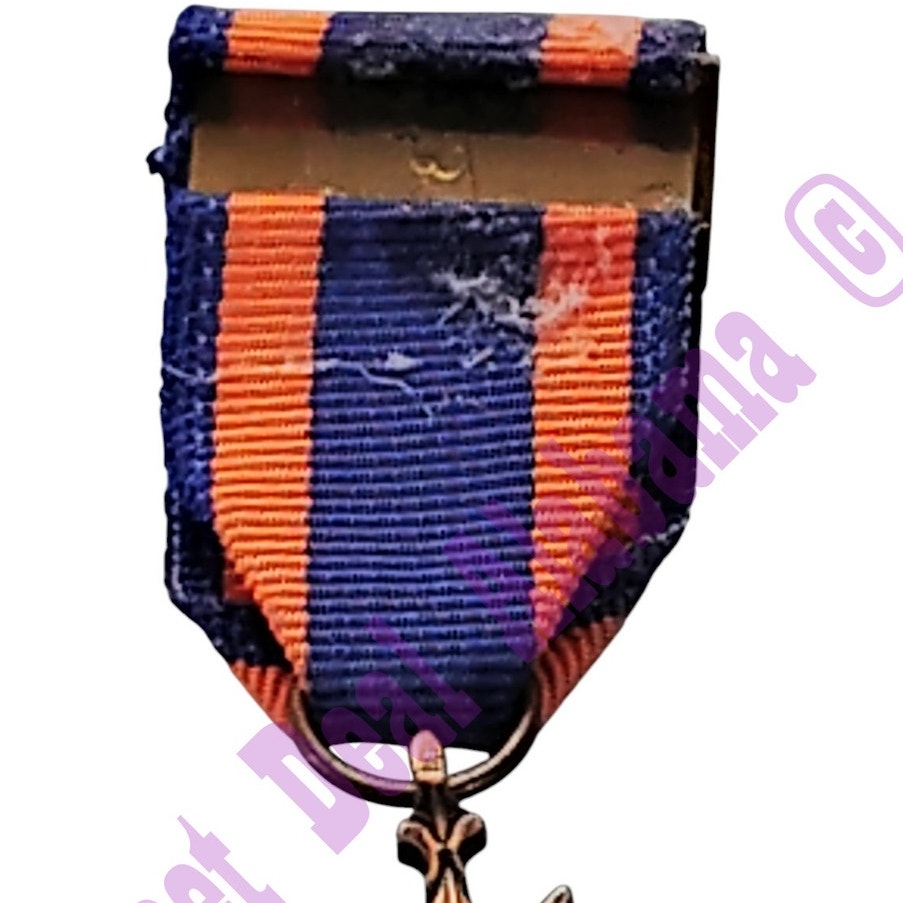Air Medal Mini Medal (3/4"D) Ribbon (3/4"W) Overall (2-1/4"H)