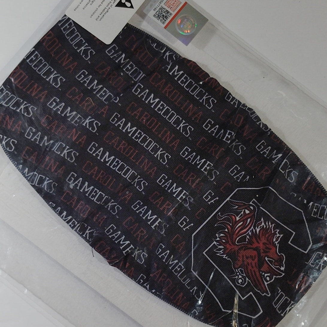 Hanes Ultrafuse Face Mask, NCAA South Carolina Gamecocks Youth OS Black/Garnet