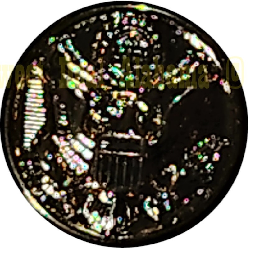 Gold Eagle Great Seal Screw Mount Button, 27 Ligne (5/8"D), The Supply Room