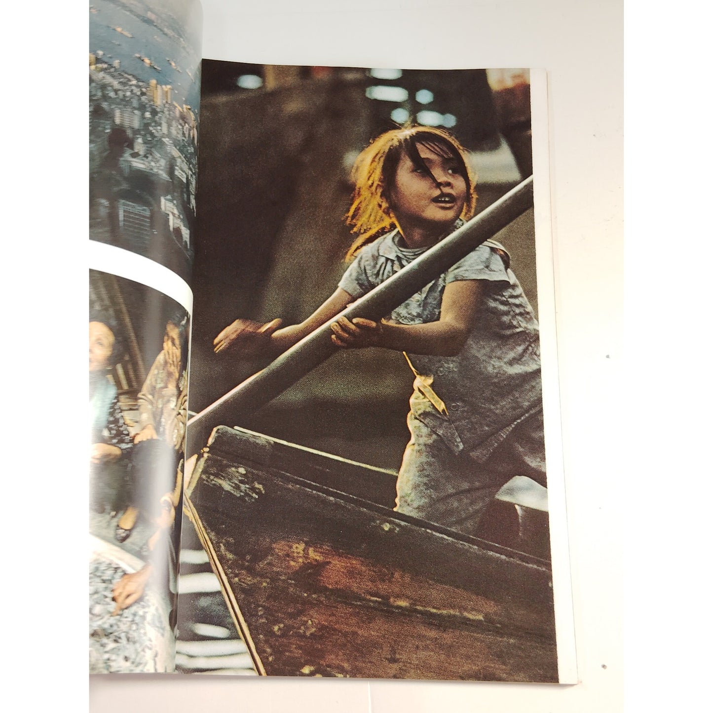 National Geographic Magazine – October 1971, Ganges River, Sea Otters, Hong Kong