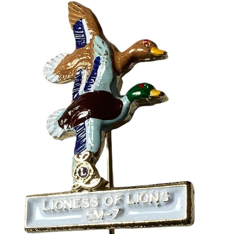 Vintage Lioness Lions Club International Flying Ducks Lapel Broach Pin 5M-7