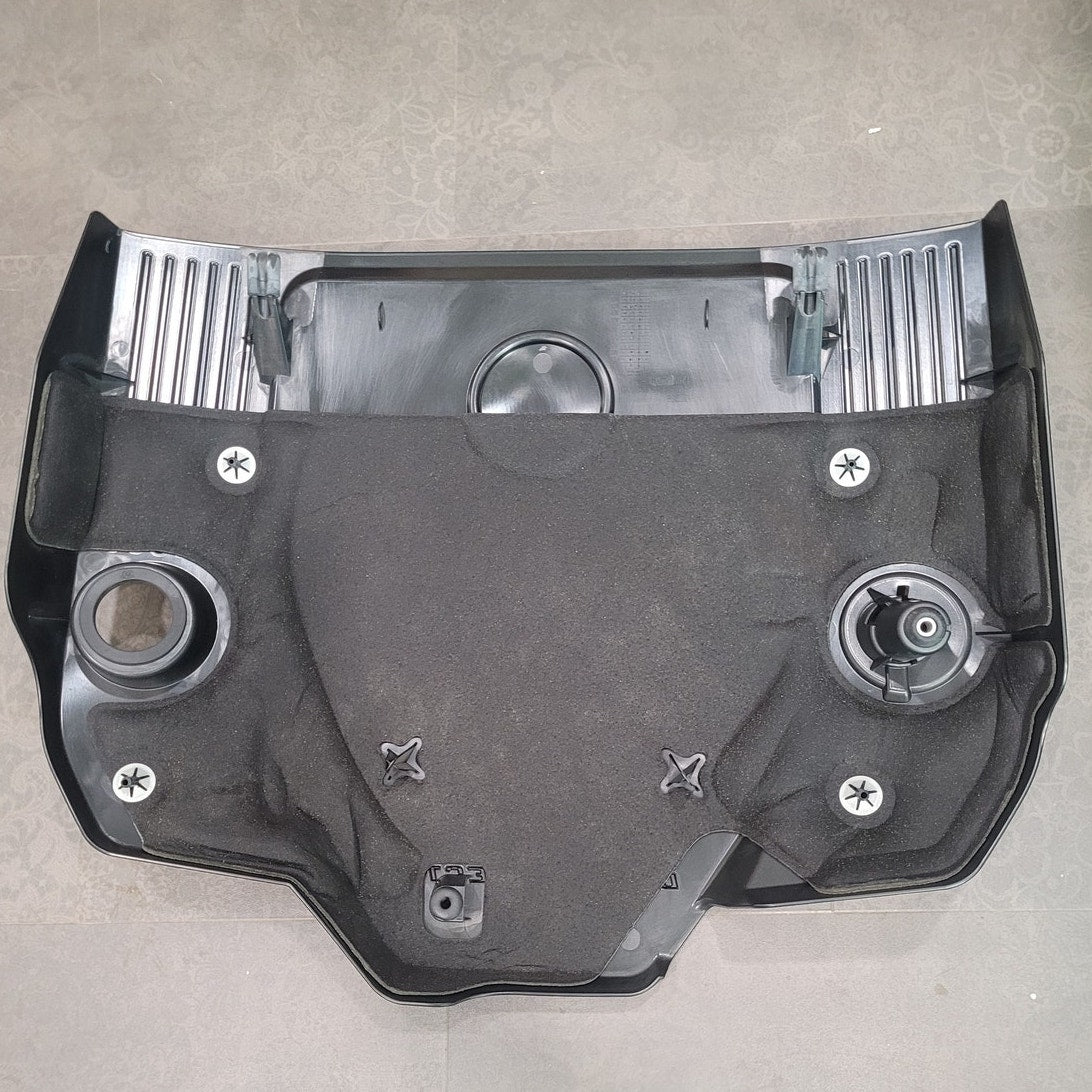 GM Genuine Parts 12658214 Engine Intake Manifold Cover PA6-GF15 Z2266