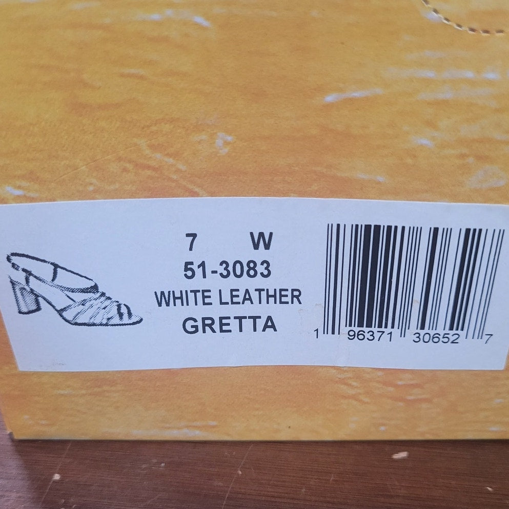 Bella Vita Gretta Heeled Sandal White Leather, 7 Wide, Strappy Buckle Dress Heel