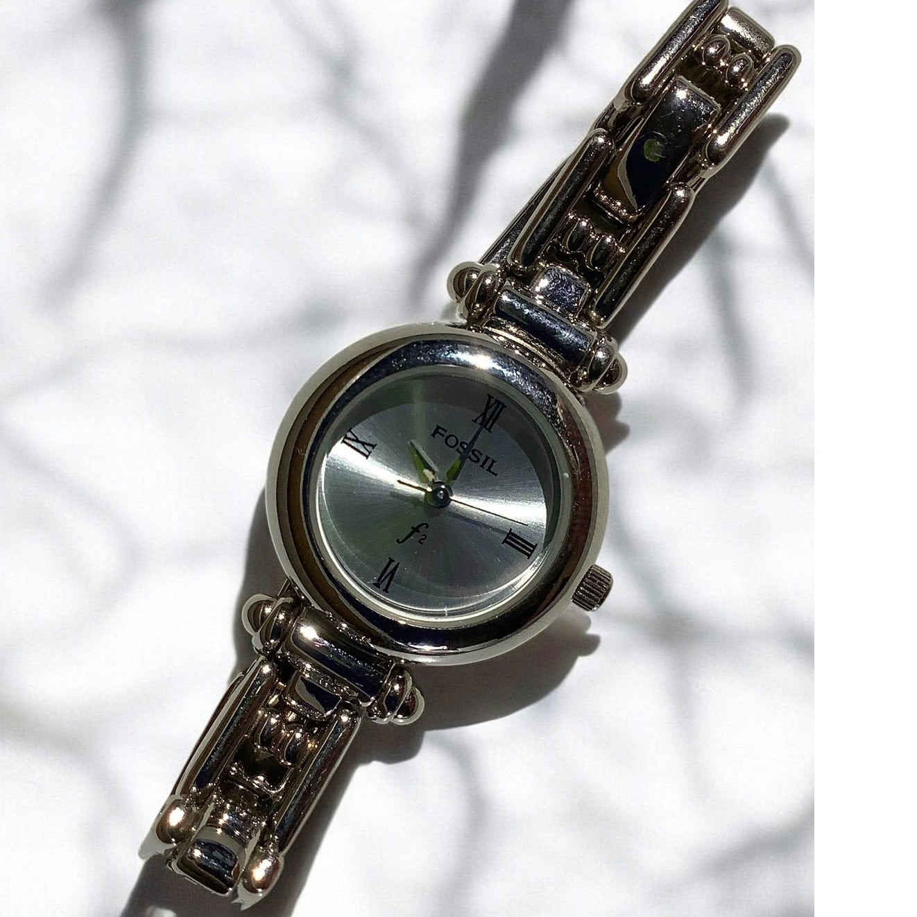 Ladies Fossil ES-8824 Wristwatch, Silver Metal Band, Needs Battery, EXC
