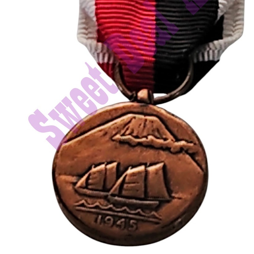 Army of Occupation Mini Medal (3/4"D) Ribbon (3/4"W) Overall 2-1/4"H