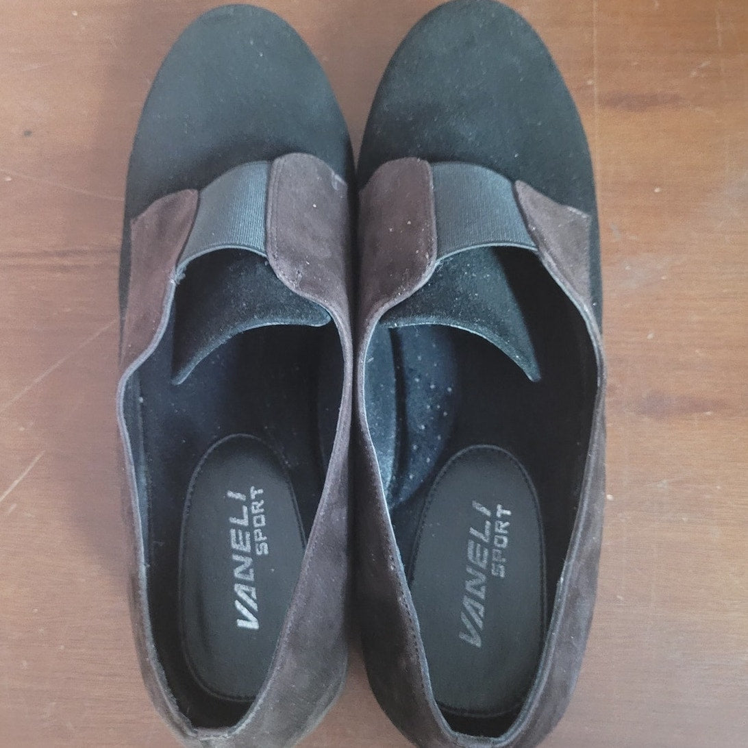 Vaneli Women’s Alfi Slip-On – Black/T. Moro Suede & Elastic, Size 10M