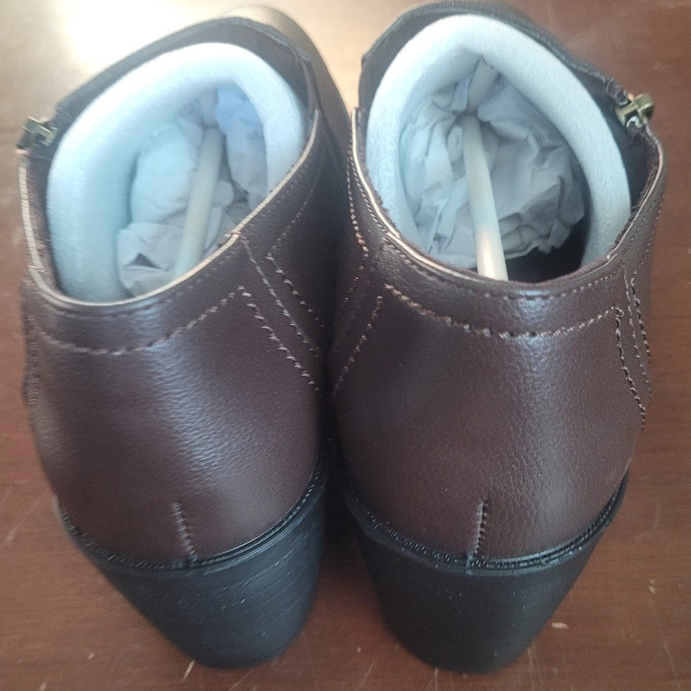 Easy Street Grove Bootie – Brown, Women’s 6.5 WW, Side Zip Comfort Ankle Boot