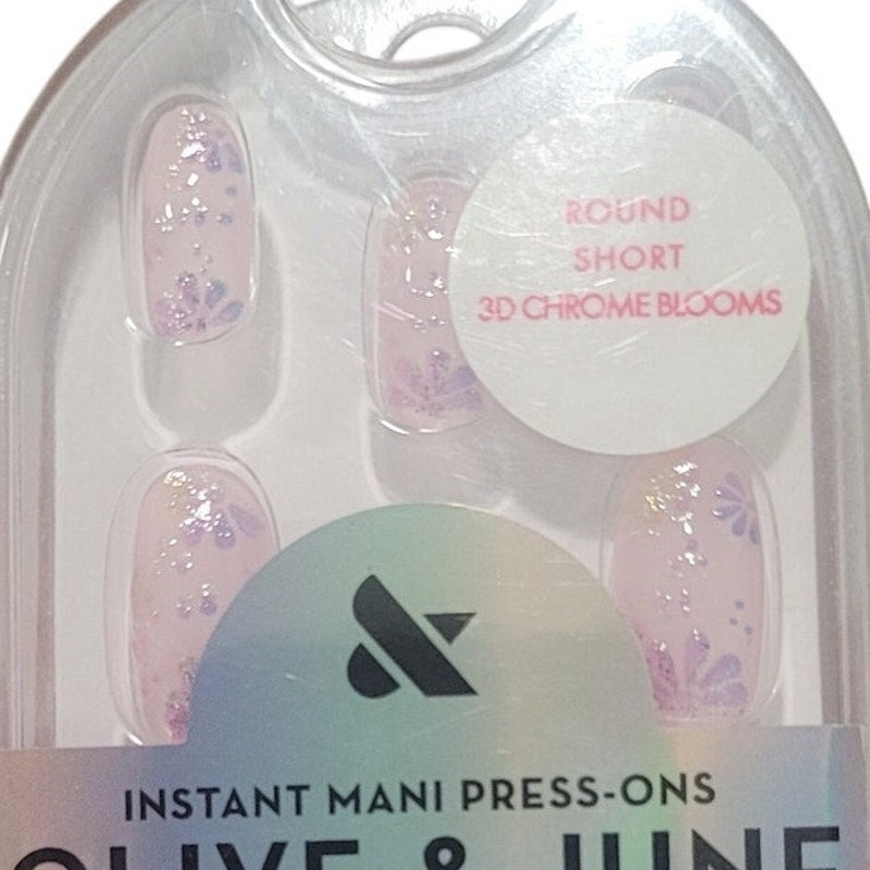 Olive & June Press-On Fake Nails, Maximalist 3D Chrome Blooms  42ct  Short Round