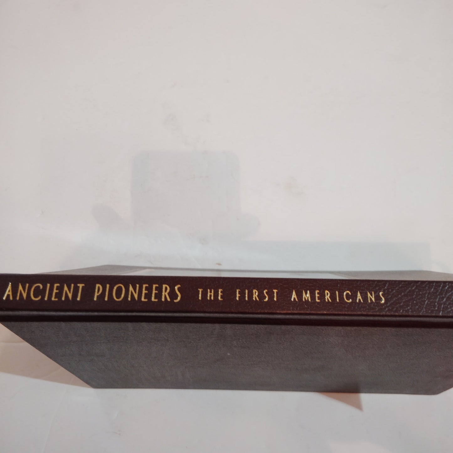 Ancient Pioneers: The First Americans by George E. Stuart -VTG National Geo 2001