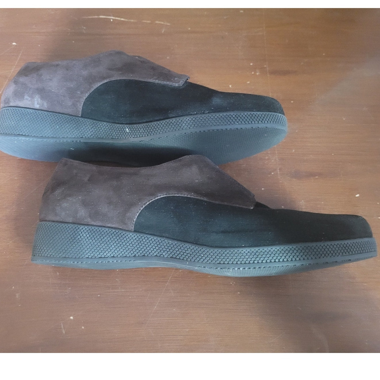 Vaneli Women’s Alfi Slip-On – Black/T. Moro Suede & Elastic, Size 10M