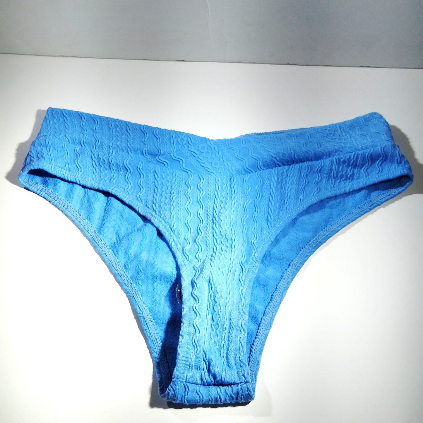 Women’s Textured Bikini Bottoms – Blue – Size 6 (Medium) – NWOT