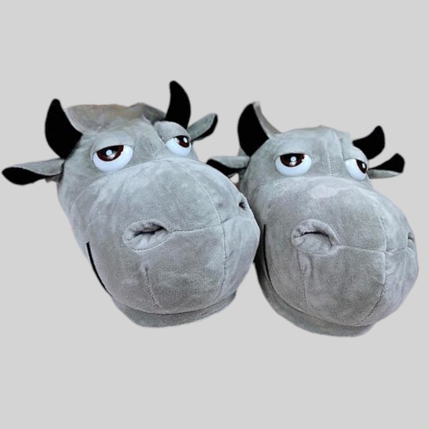 Gray Cow Slippers – Plush Cattle Design – M 8‑10 / W 9‑11 – Novelty Indoor Shoes