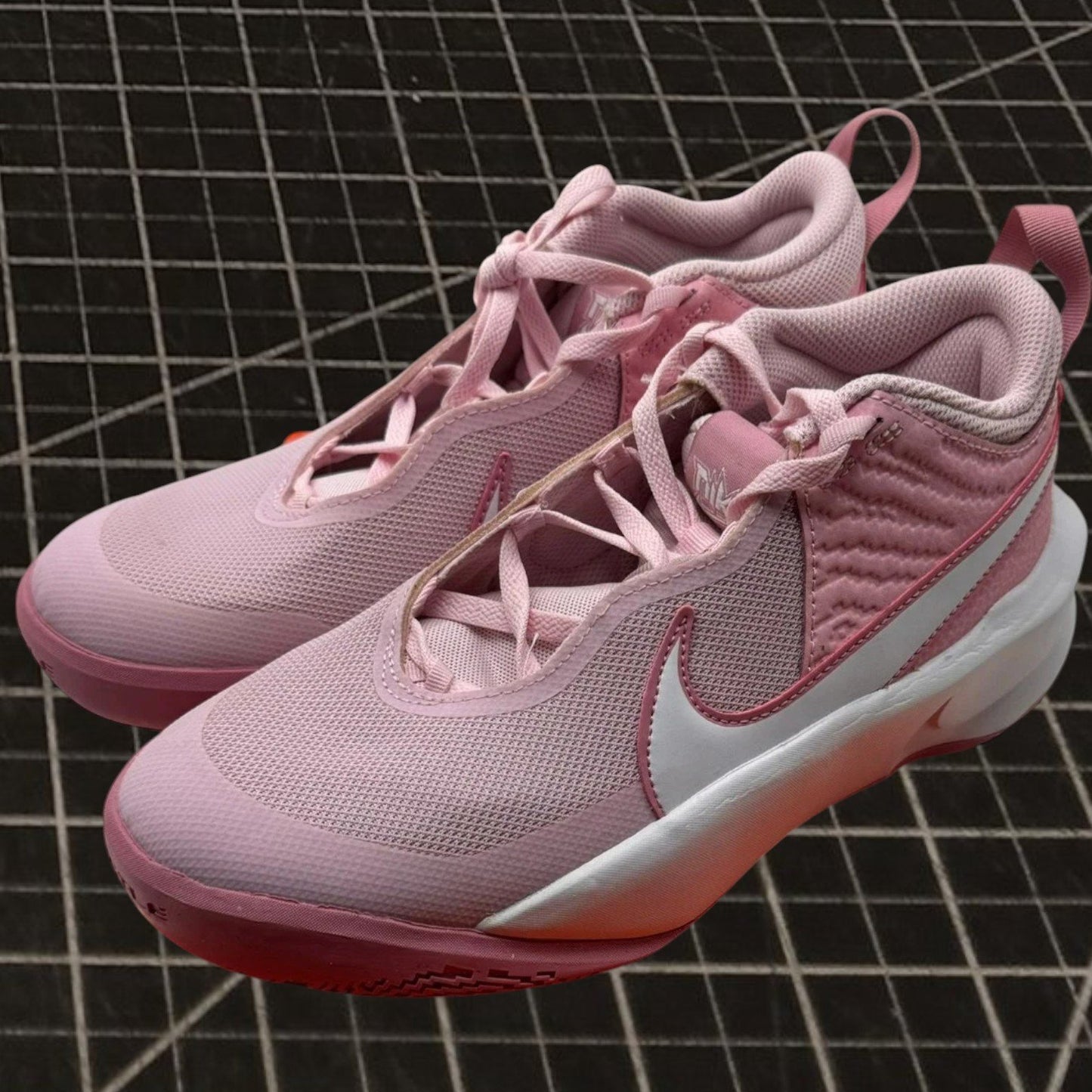 Nike Team Hustle D10 GS 'Pink Foam' – Girls' Size 5.5Y, NIB