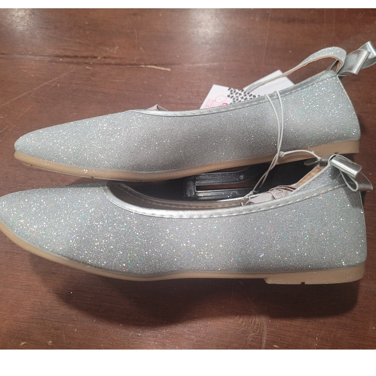 Kensie Girl Girls’ Silver Glitter Ballet Flats – Size 4 Big Kid