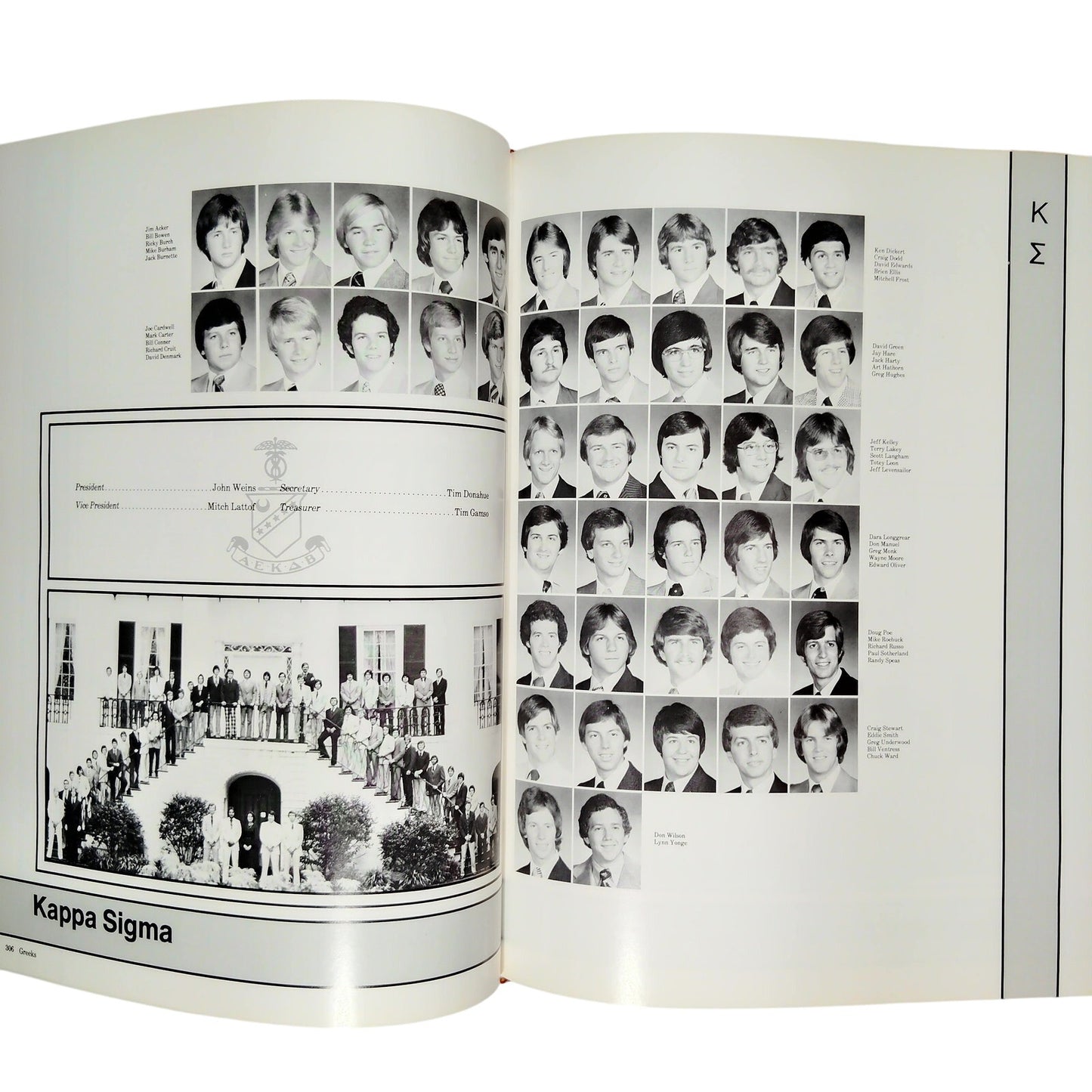 1977 Corolla Yearbook - University of Alabama - 560 Pages - No Writing or Damage - Hardcover