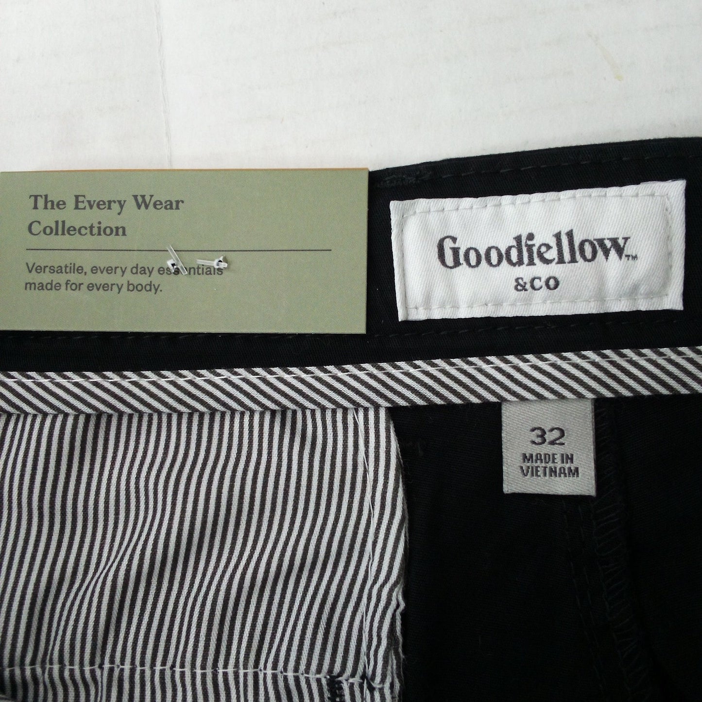 Goodfellow & Co Men’s Every Wear 5" Chino Shorts – Black – Size 32 – Slim Fit