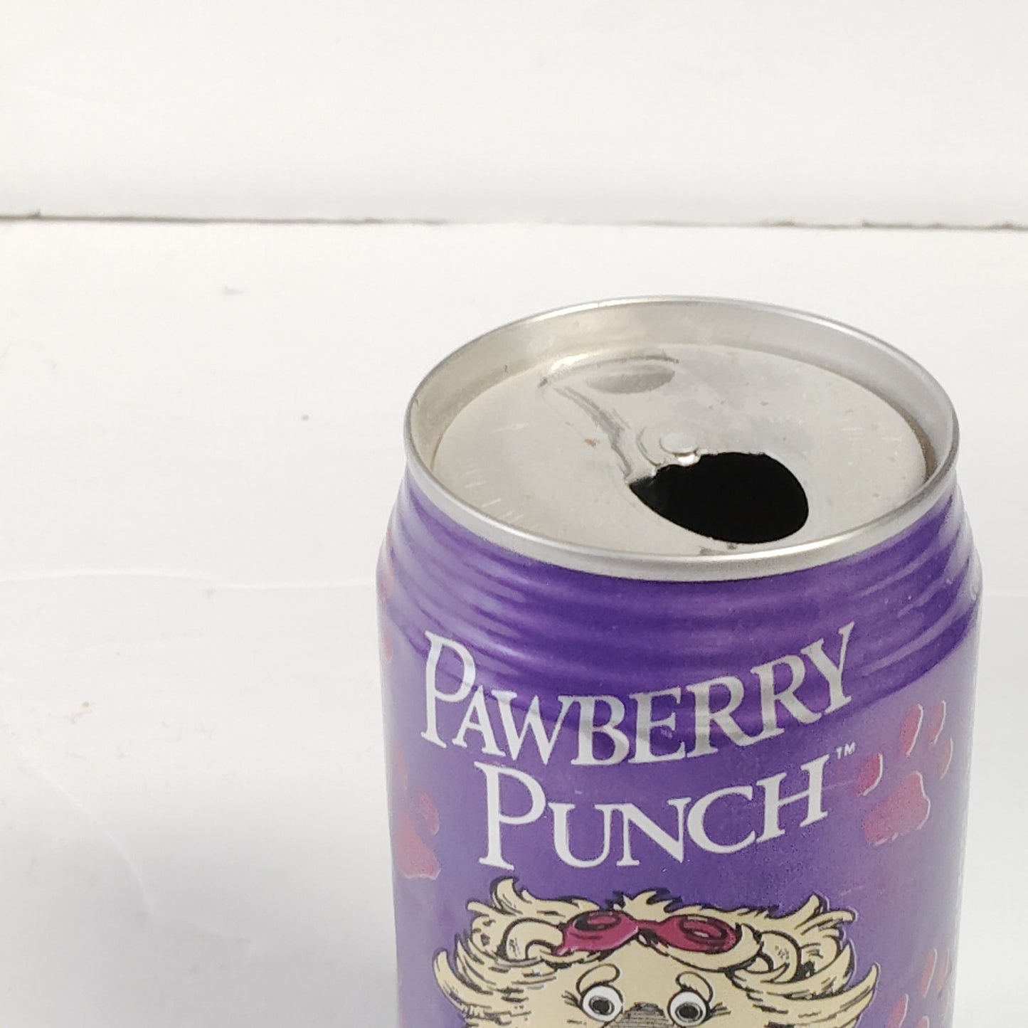 VTG Delta Airlines Pawberry Punch Juice Can 1989 / 1990 Dusty Lion Campbell