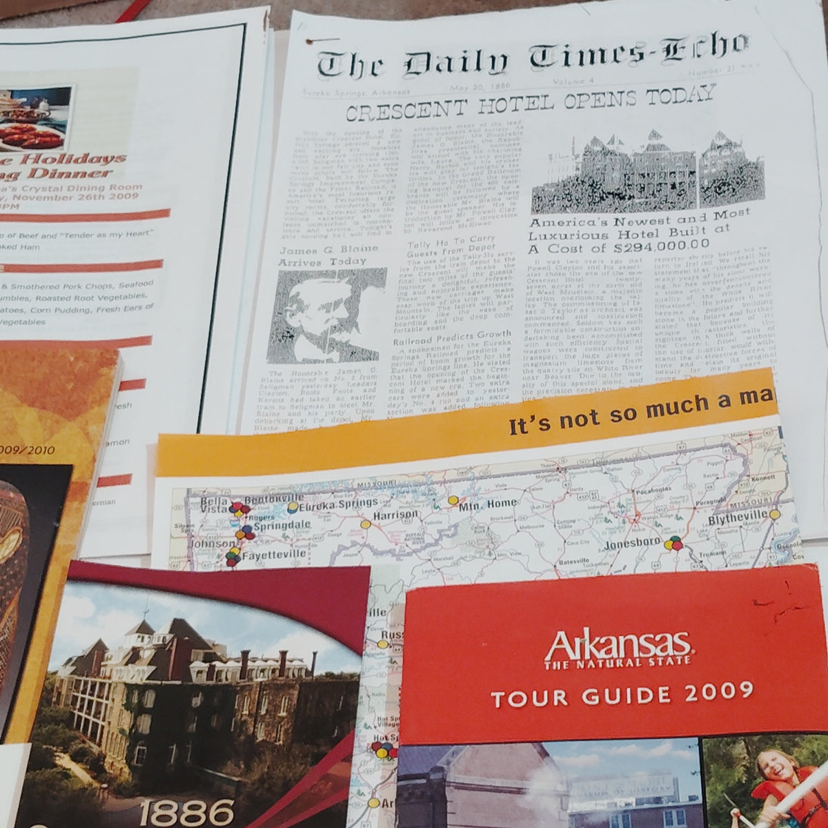 2006 Arkansas Vacation Ephemera Lot - Maps, Guides, Crescent Hotel, Pharaohs
