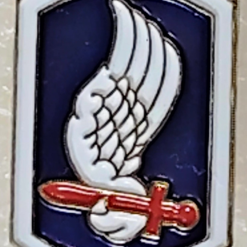 U.S. Army 173rd Airborne Brigade Novelty Hat/Lapel/Brooch Pin, Enamel Metal