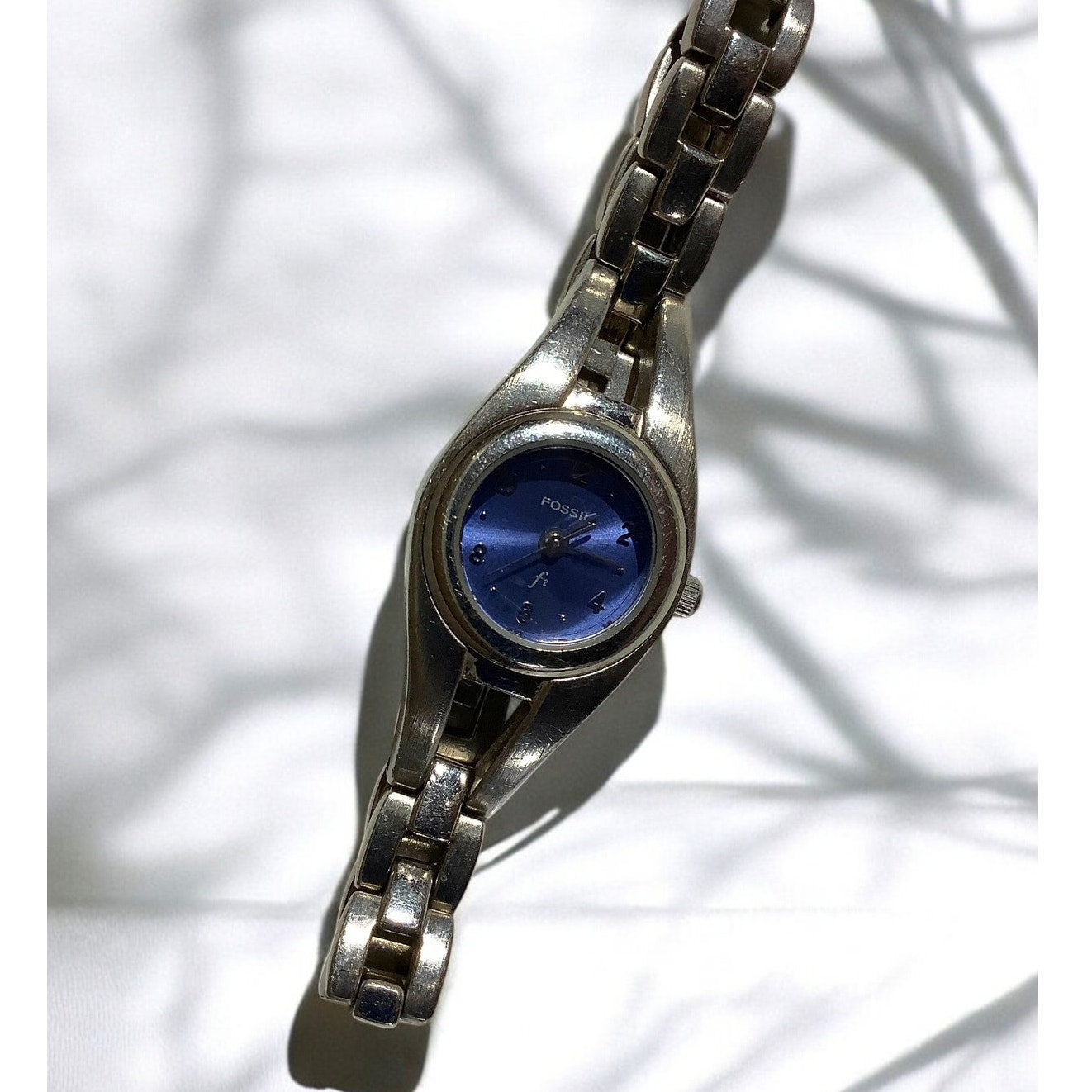 Ladies Fossil ES-9067 Watch, Silver Metal Band, Blue Face, Needs Battery, EXC