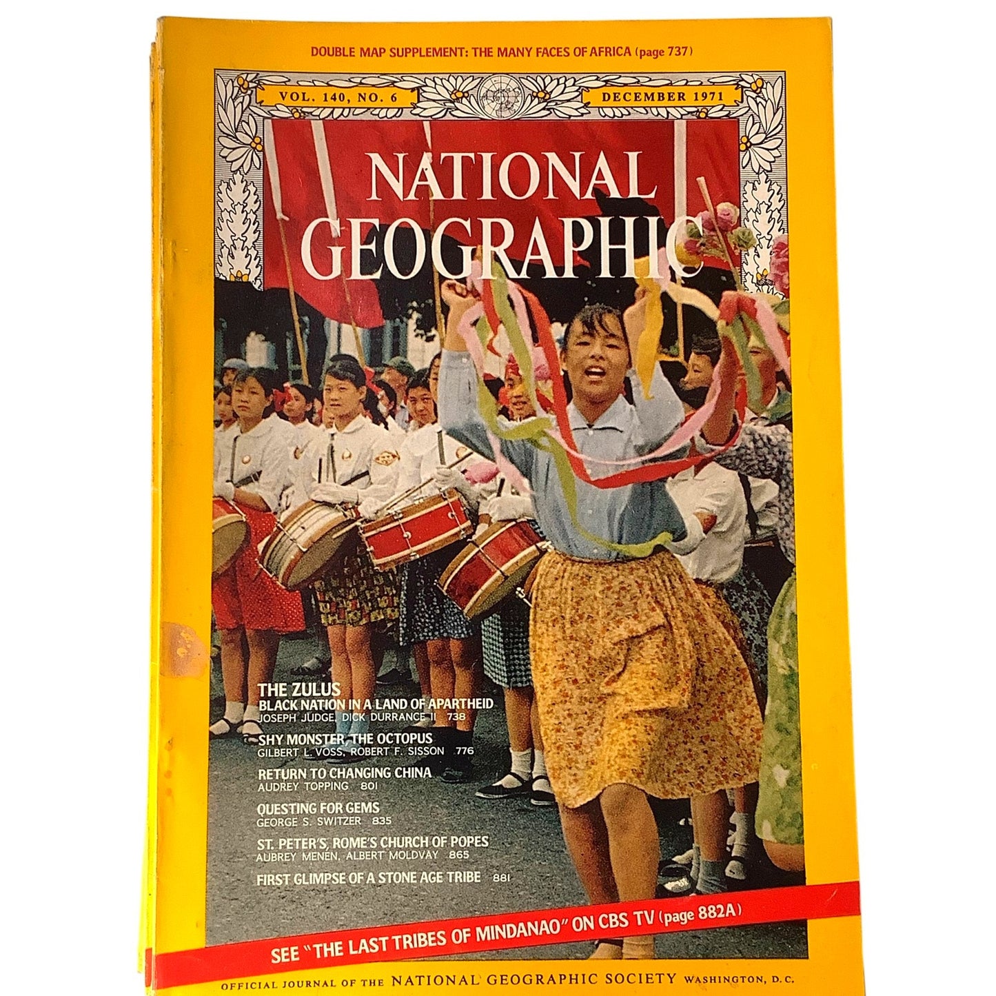 National Geographic Magazine DEC 1971, Zulus, Octopus, China, St Peter's Rome ..