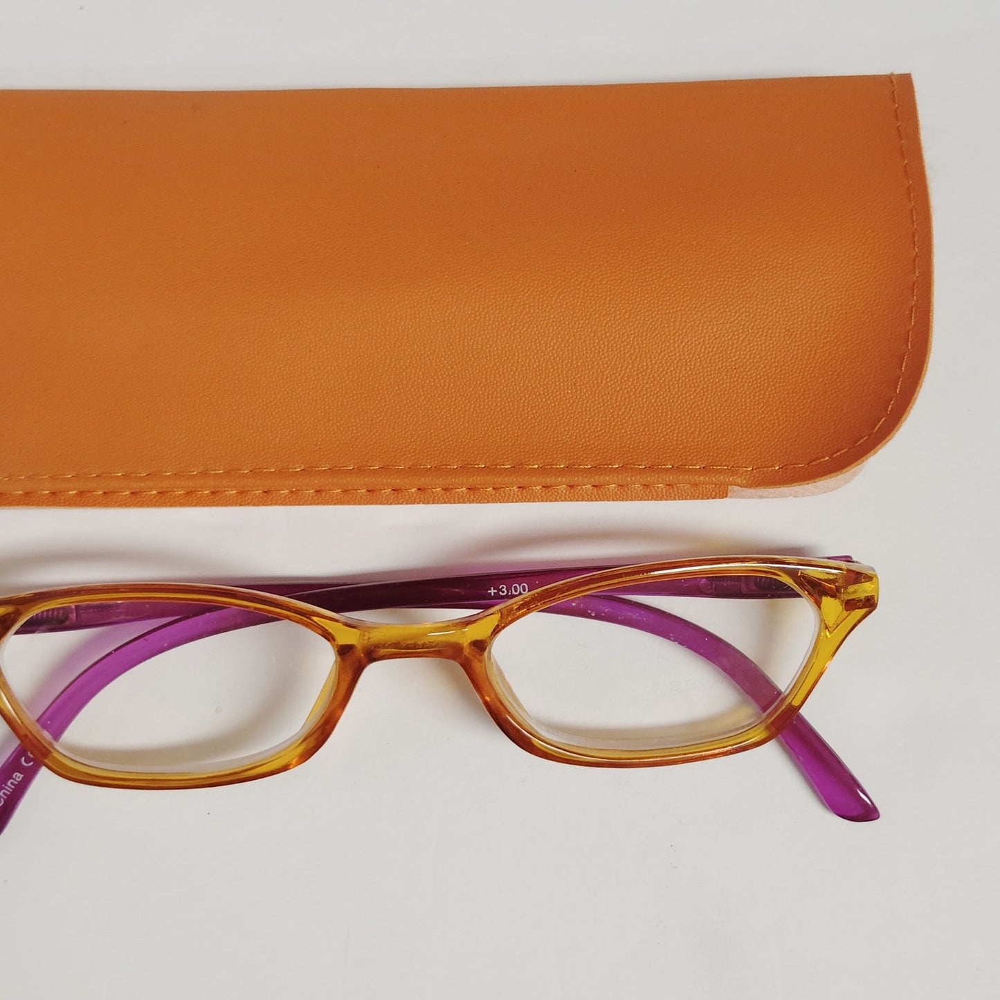 VTG Two‑Tone Orange Purple Reading Glasses +3.00 w/ Protective Sleeve